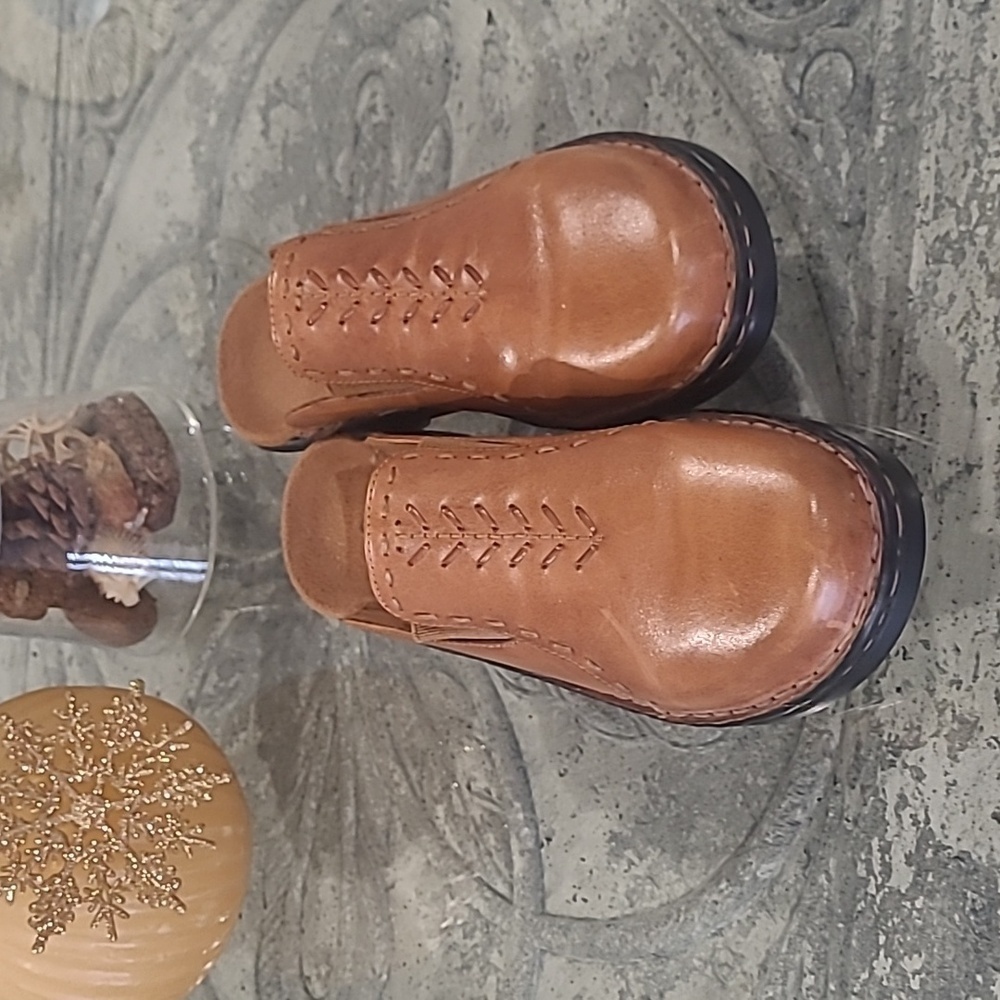 WOMENS CLARKS BROWN LEATHER SANDALS SIZE 7  VERY SOFT new